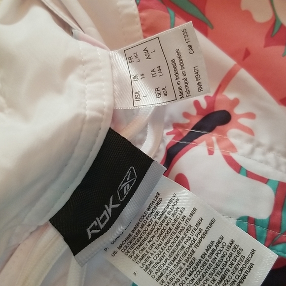 🏖RBK WOMANS SHORTS🏖 - Picture 3 of 4